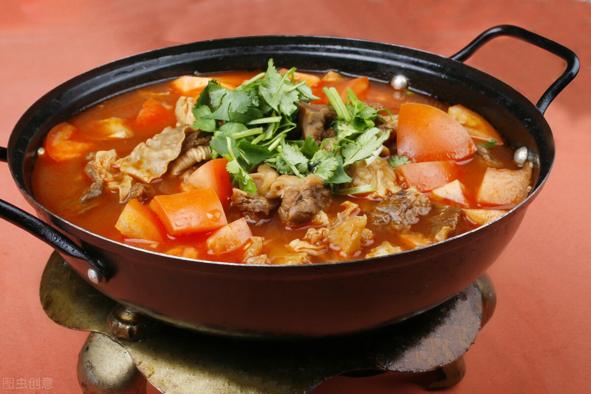 炖牛肉时,不能直接焯水,记住2个窍门,牛肉没腥味,软烂又入味