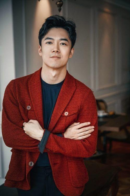 揭秘央视春晚新主持人张韬主持跨年晚会走红帅得观众不愿换台