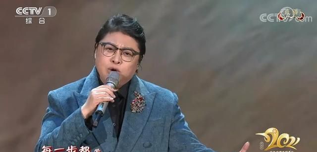 2021央视春晚韩红独唱追梦之路实力依旧是当年风范