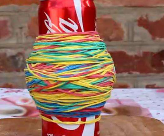 没想到拉开后出现这种事情|可乐罐|橡皮筋|皮筋_新浪新闻