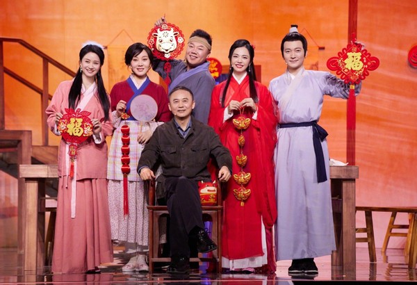 爷青回武林外传时隔15年再聚首网友闫妮一开口就是佟湘玉