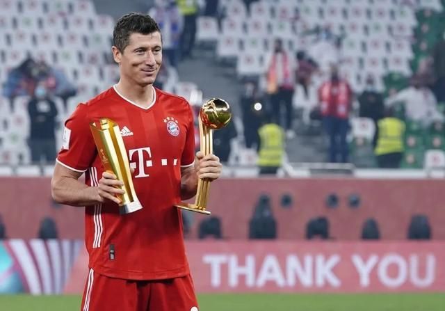 拜仁慕尼黑官网我们是六冠王