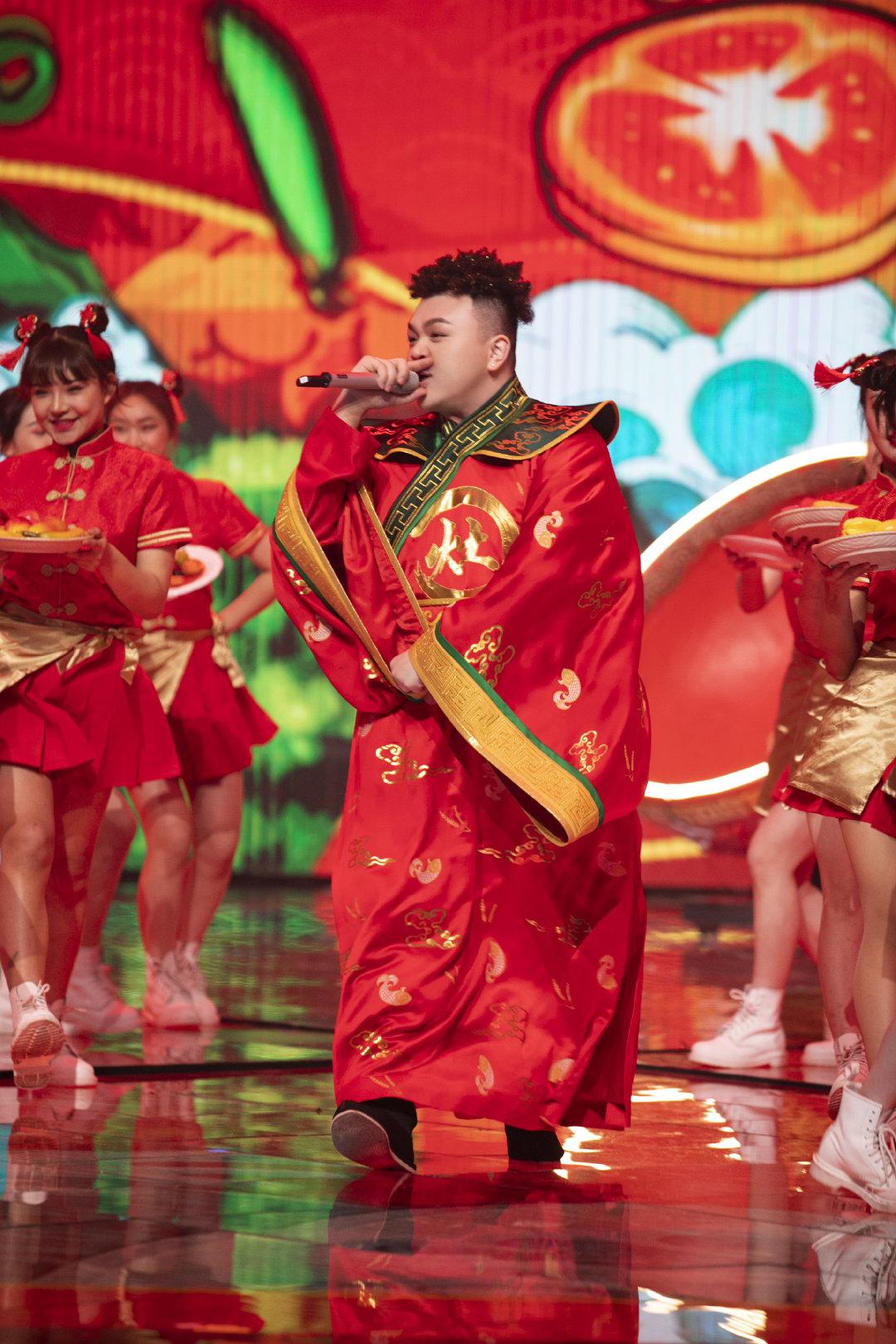 财神蔡国庆门神于小彤灶神艾福杰尼