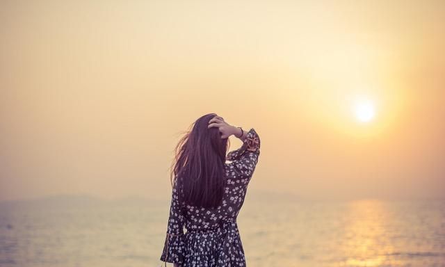 那些到了中年,反而越来越漂亮的女人,并不是因为会打扮休闲区蓝鸢梦想 - Www.slyday.coM