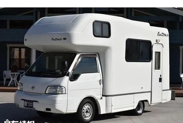 日产房车小巧可爱,车长不到5米好停车,客厅超大满足7座6卧