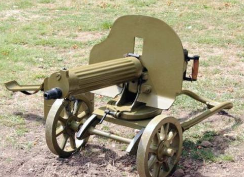 以前机枪配备防盾是常见的,为何二战后就被取消了?