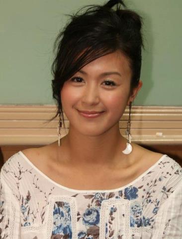 唐宁8岁搭档张国荣出道,还被评最美童星,如今39岁活成这样