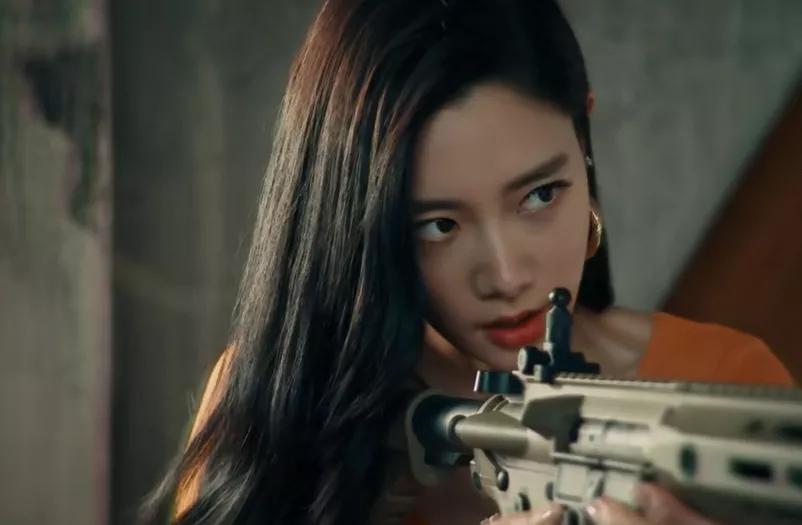 差点没认出唐探3的比基尼美女原来她是大火的宅男女神