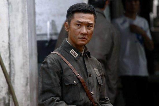 他曾出演《亮剑》,演技实力不输陈道明,成名后却抛弃妻子|黄志忠|亮剑