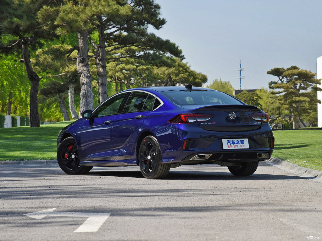 颜值高动力好别克君威gs开着怎么样