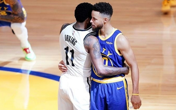 篮网:欧文,哈登,布朗,哈里斯,杜兰特;勇士:库里,维金斯,安德森,乌布雷