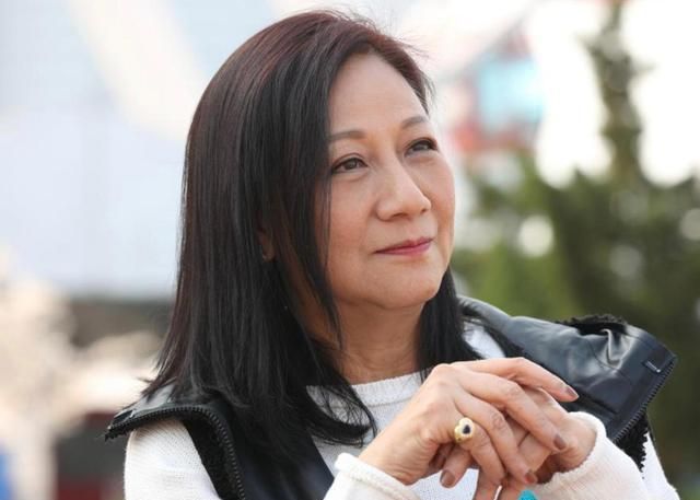 配角都不是,在各类电视剧中,更多出演的是绿叶的角色,其中要以妈妈的