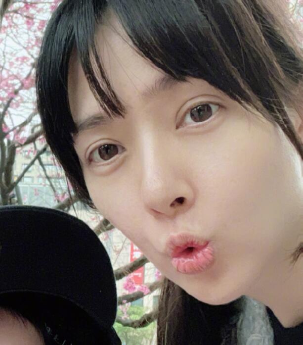 向佐情人节晒一家三口合影,郭碧婷素颜出镜真实状态颠覆南湘形象