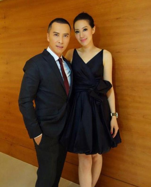 汪诗诗与甄子丹至今已结婚近20年,两人感情很好,经常在公开场合秀恩爱