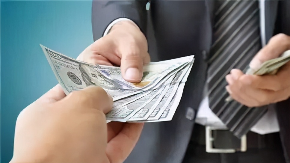 拿着别人手机跑是抢劫吗