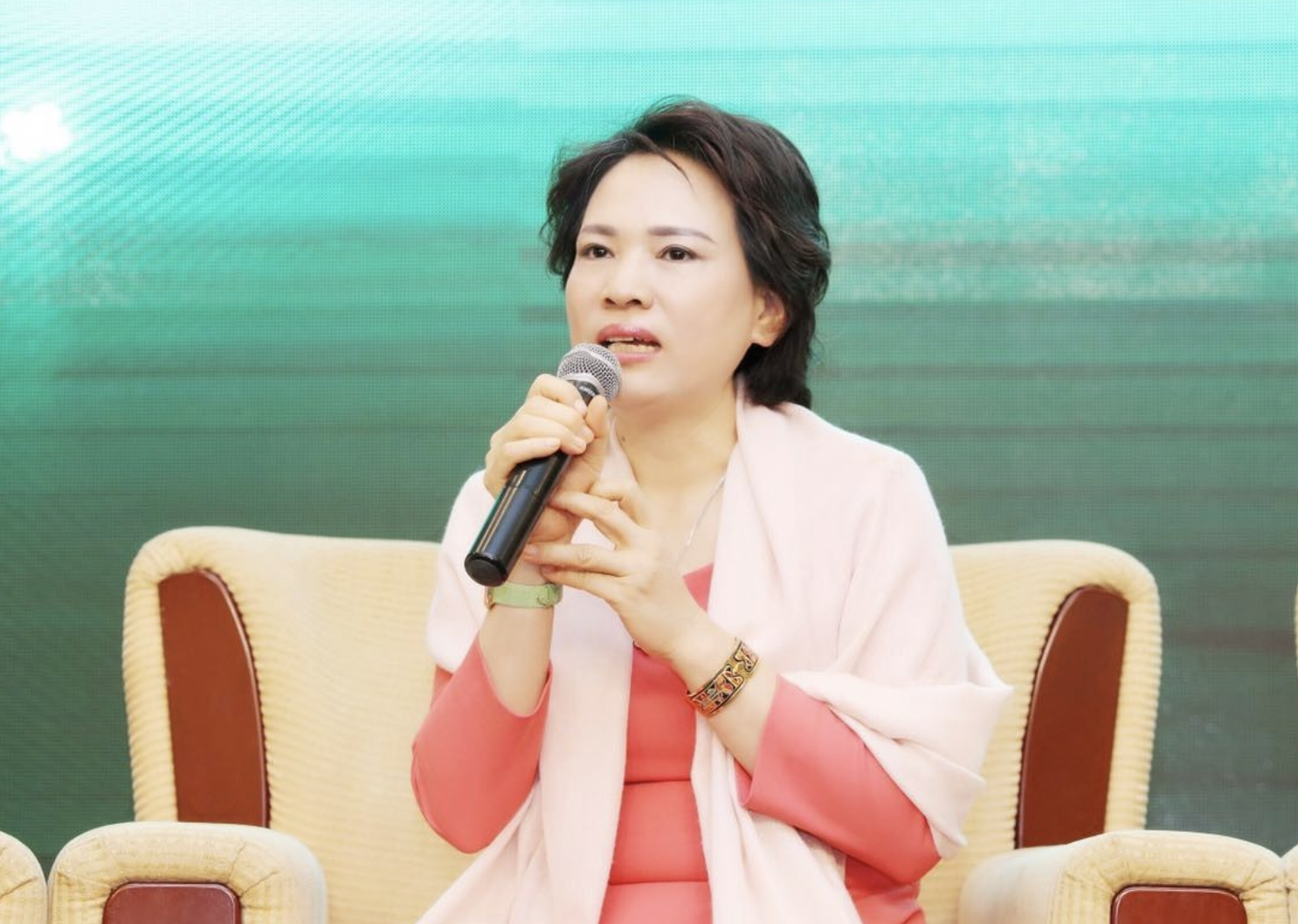 浙江前女首富跌落神坛,法院悬赏5000万追债