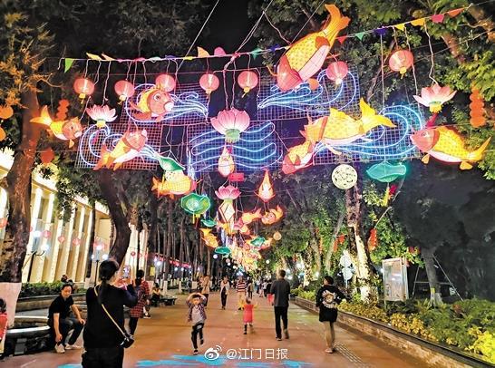 鱼灯璀璨 年味浓浓
