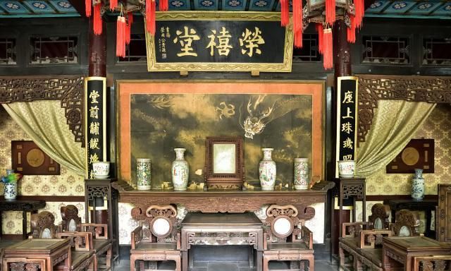 红楼梦:哪些地方体现了贾宝玉家的富贵荣华?|贾府|御笔|红楼梦_新浪新闻