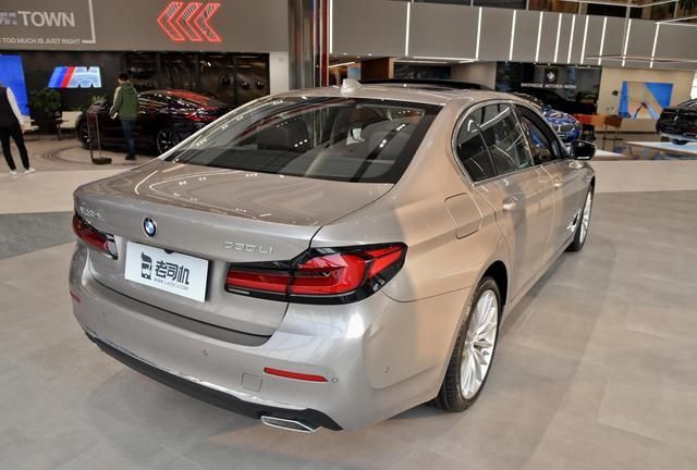 豪华和舒适兼具,空间宽敞,马力够用,实拍宝马530li