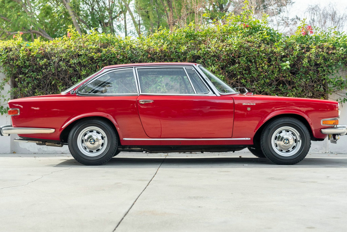 没有双肾格栅的宝马为数不多的bmwglas3000