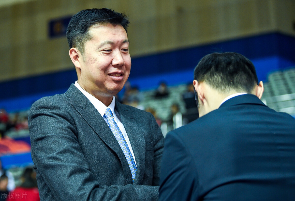 王治郅迎生涯新挑战!率队出征亚预赛,国家队教练首秀如约而至