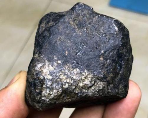 世界上最贵的石头1克价值2亿元丢在大街上却无人去捡