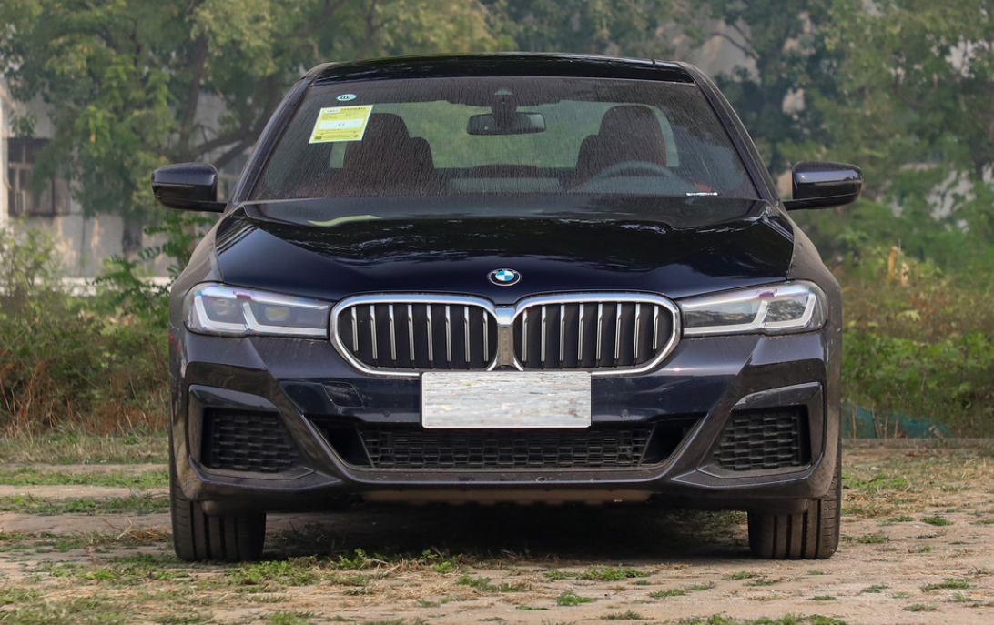 宝马5系发布中期改款,搭3.0t加48v轻混,4.7s破百