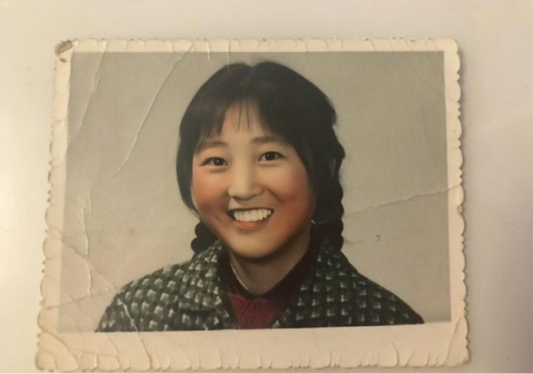 大眼睛高鼻梁好清纯,梨涡浅笑像极了贾玲|你好,李焕英|贾玲|李焕英