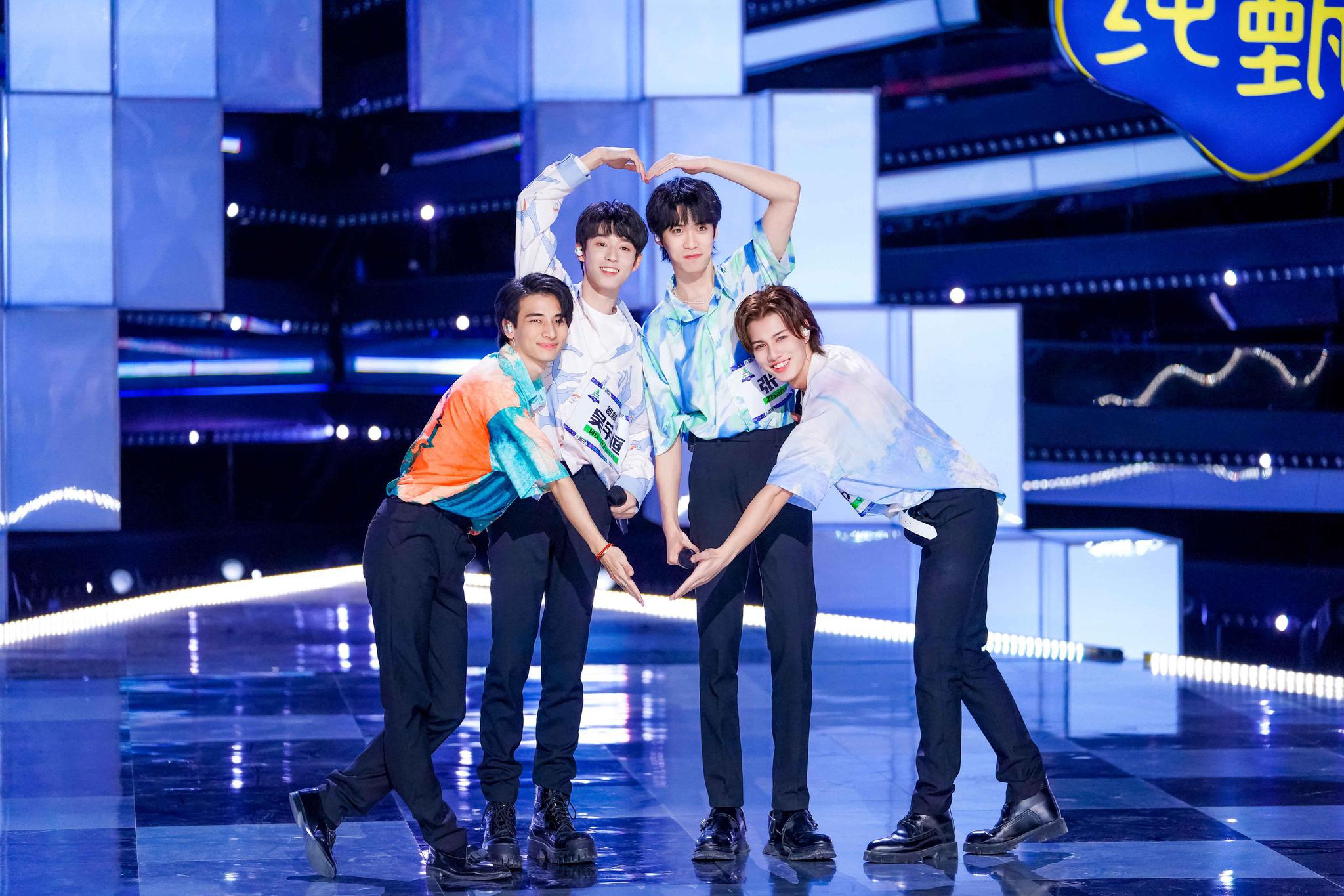 《创造营2021》首播学员惊艳登场 舞台首秀引爆全场