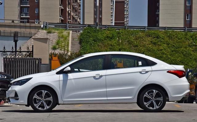 6万多买自动挡,空间优异 配置齐全,艾瑞泽5"真香"