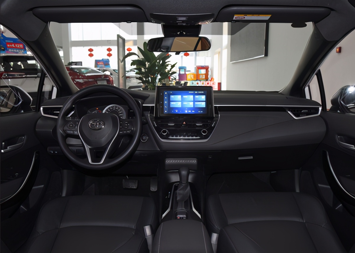 全新2021款丰田雷凌评测,符合家用紧凑型轿车定位