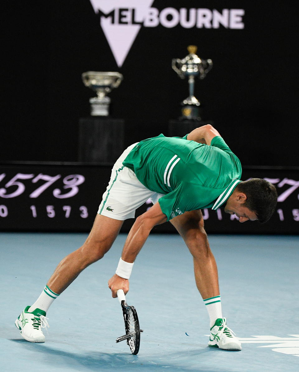 有助于集中注意力,自我激励并扰乱对手|德约科维奇|球拍|注意力_新浪