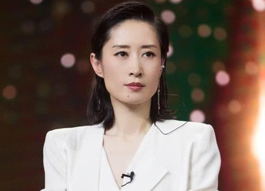 她为丈夫而隐退,相夫教子7年却惨遭抛弃,如今强势回归越来越红