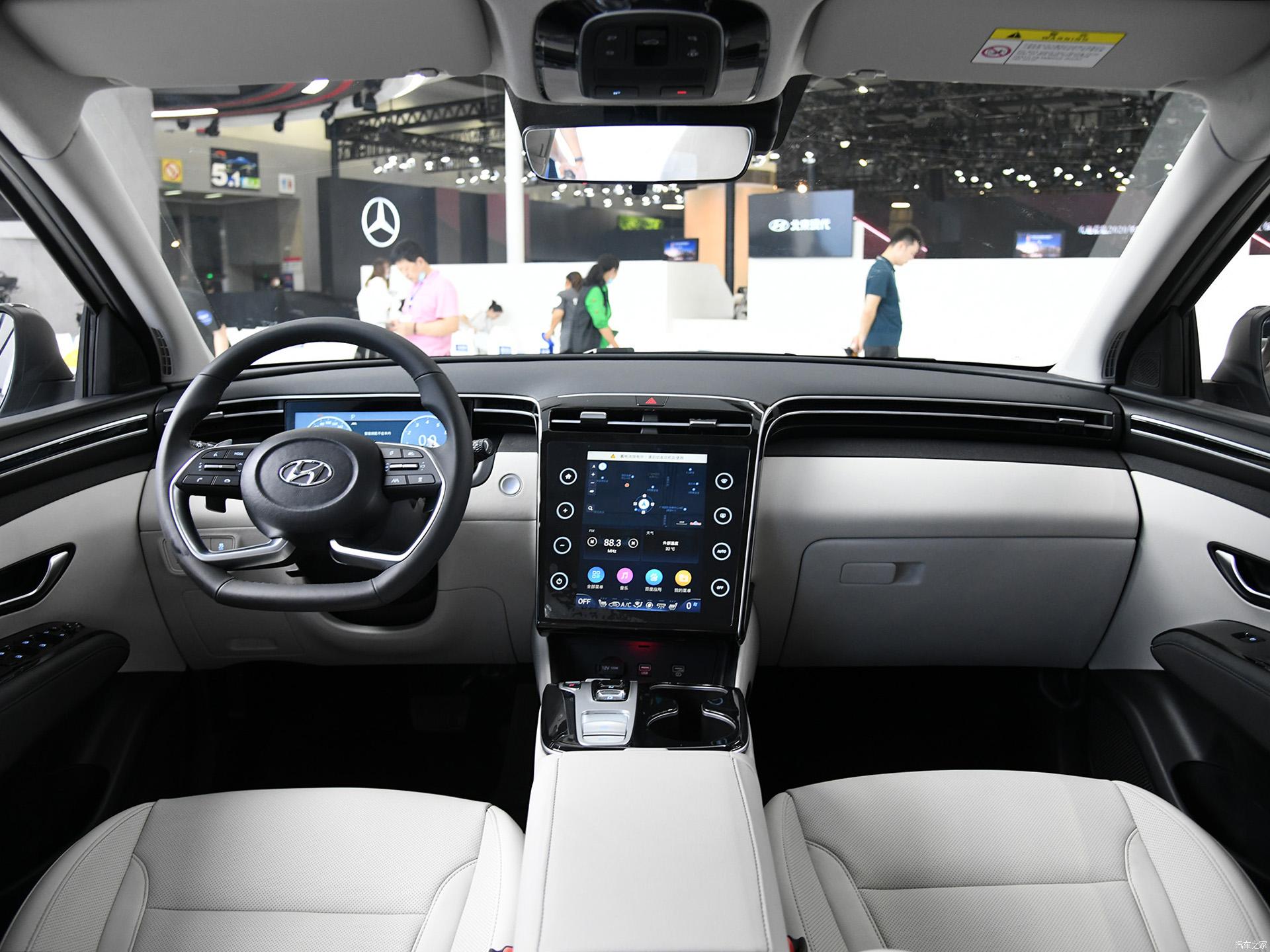 第五代途胜l展车内饰