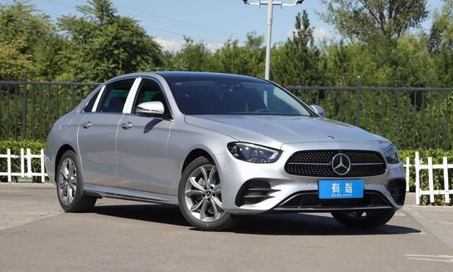 奔驰e级 e260l到店实拍,比5系豪华,轴距超a6l,仅45万就能买
