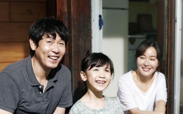 素媛的扮演者李甄长大了,15岁现身新剧发布会,穿短裙秀大长腿!