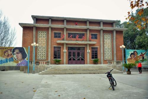 你好李焕英拍摄地襄阳卫东厂成网红景点网友回忆老厂记忆