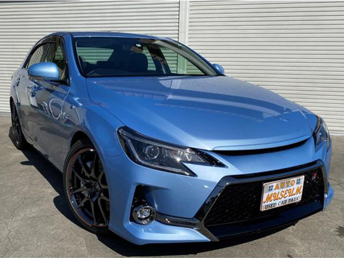 丰田锐志性能版实拍曝光!搭3.5l v6引擎 熏黑灯组,外观更犀利