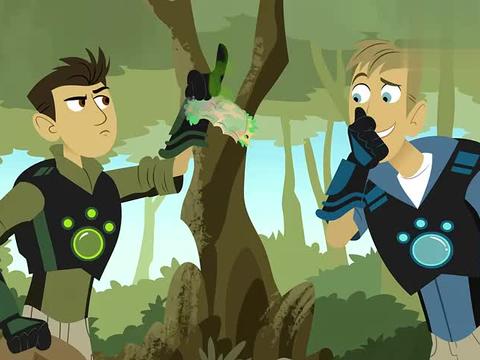 动物兄弟:两兄弟被眼镜蛇盯上,网友:敢不敢动