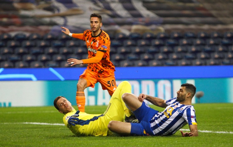 半场-本坦库尔开场63秒回传失误送礼 尤文暂0-1波尔图