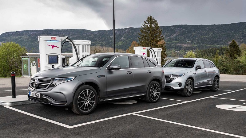 新款奔驰eqc海外上市起售价约合51 3万元新增amg套件可选 手机新浪汽车