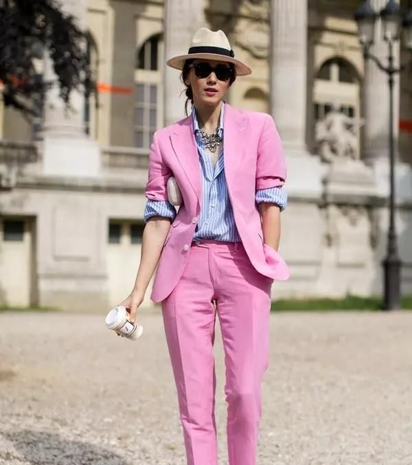 中年女性穿衣要谨慎,这些颜色别轻易尝试,除非你又不凡的气质休闲区蓝鸢梦想 - Www.slyday.coM