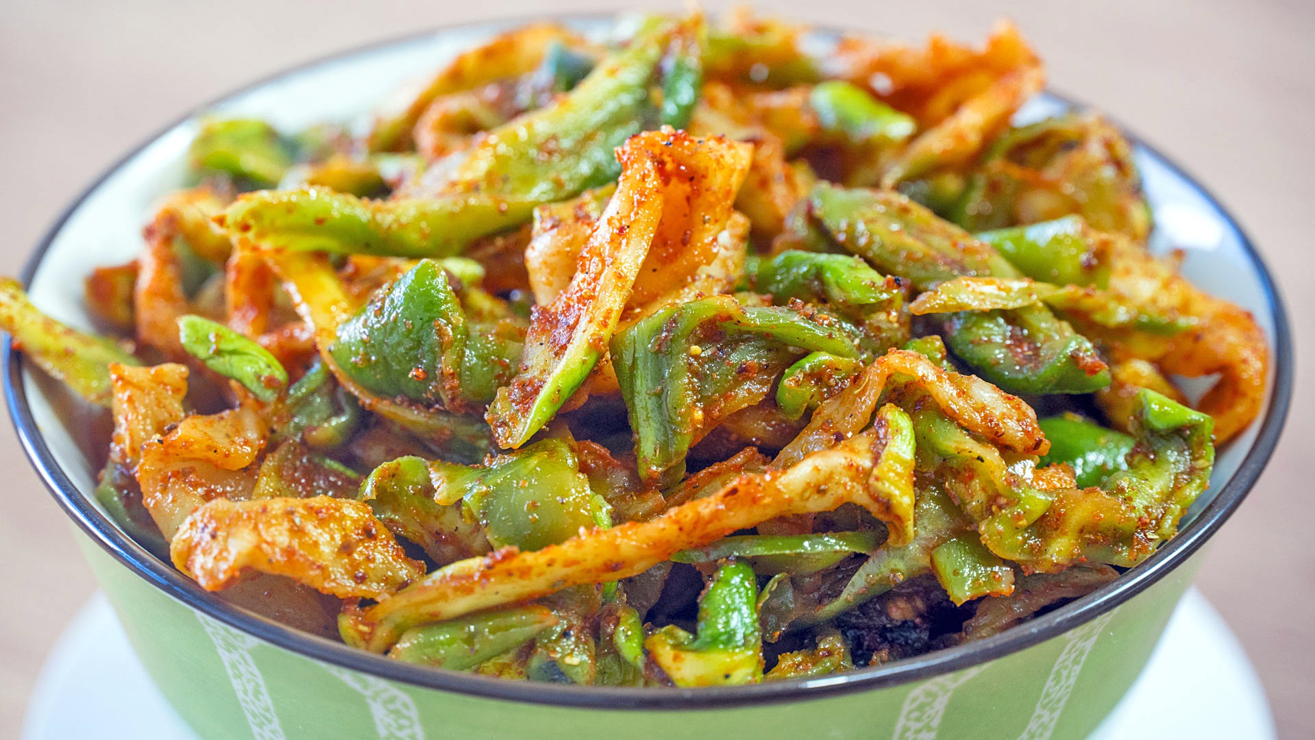 麻辣榨菜详细做法分享,简单易学,香辣脆爽,春节当下酒菜正好