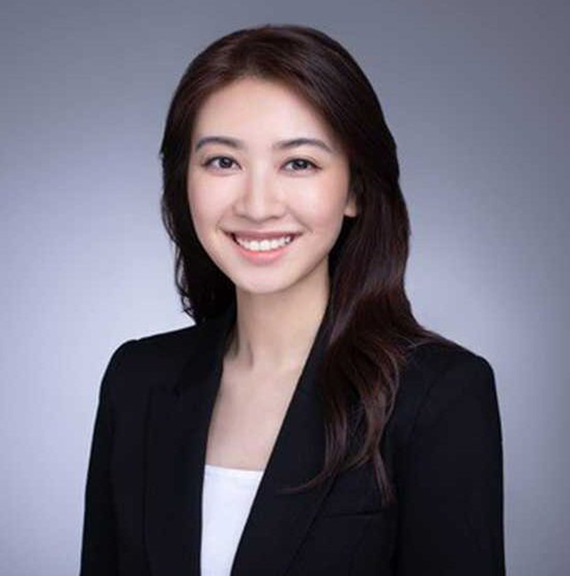 tvb花旦朱千雪做律师后仍想在幕前工作入行8年拒性感有原因