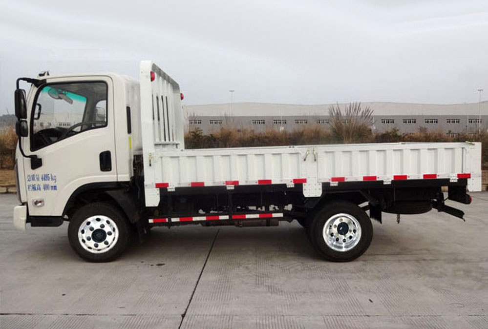 吉利打造的国产最帅小卡车来了!外观很霸气,颜值媲美五十铃-新浪汽车