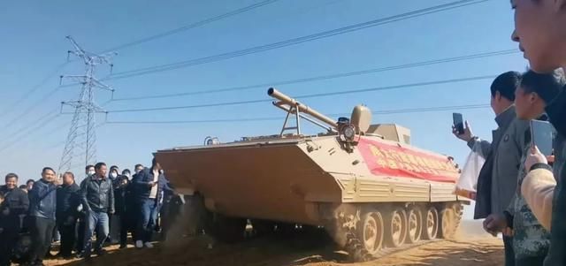 延津杨庄坦克怼过来