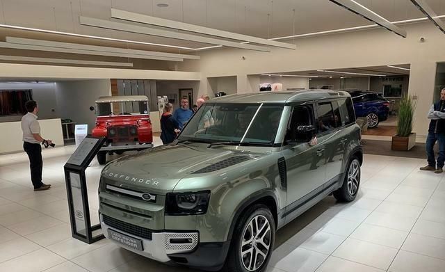 全铝车身,荷载7吨,3 3座椅,路虎升级版