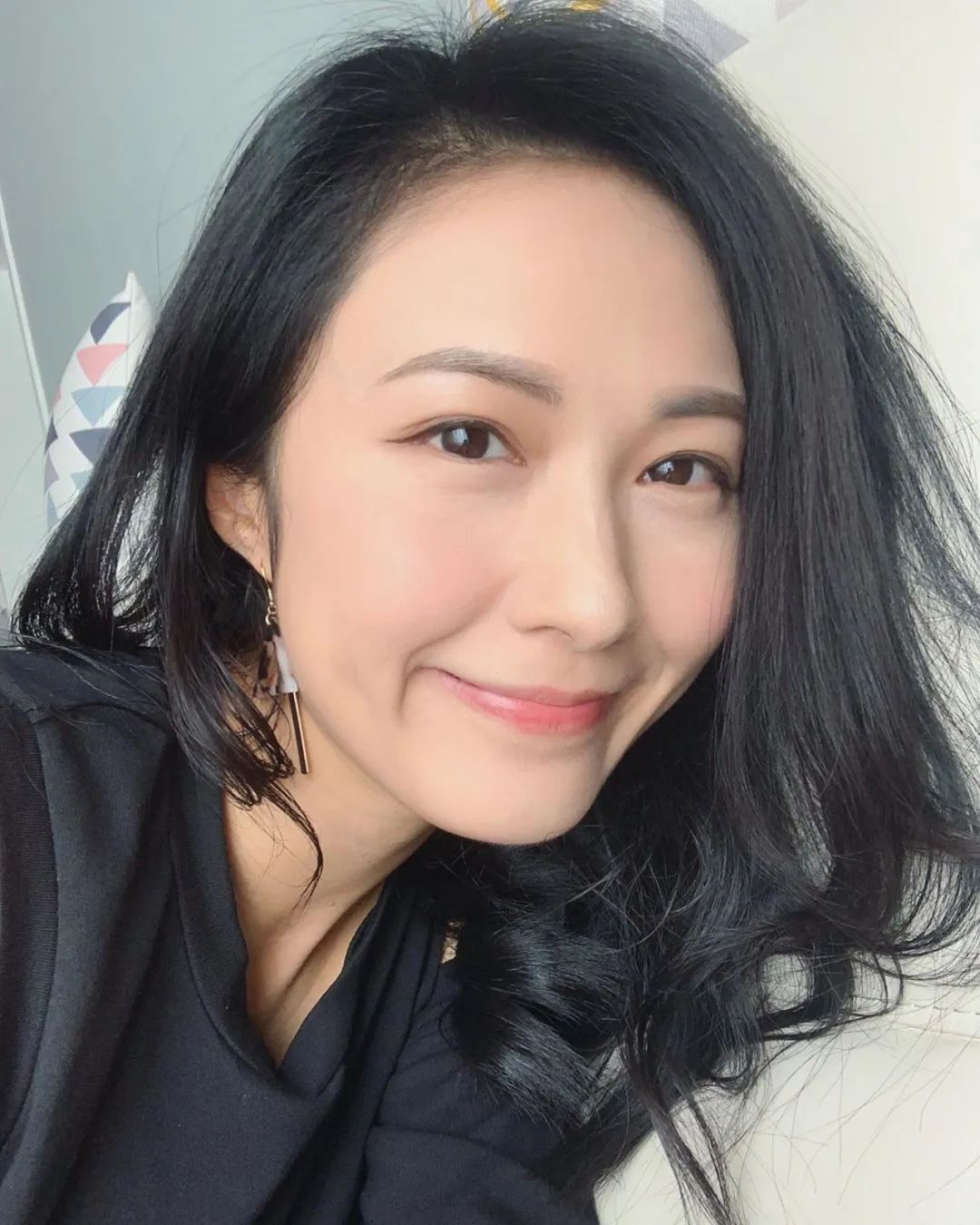 33岁人气女星元宵节出嫁,挺四个月孕肚未透露宝宝性别|洪卓立|麦秋成