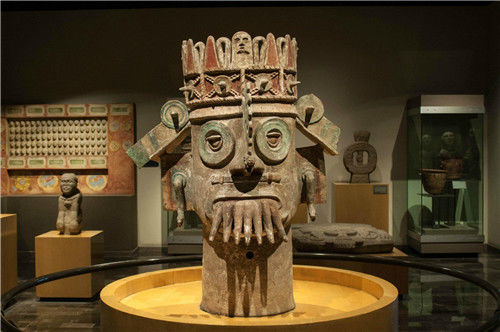 玛雅人在2000年前留下二维码?游客好奇扫了一下,后来扫出了啥?