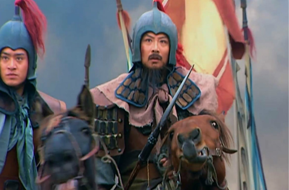 宋江不是官员,林冲不是将军,花荣是民兵预备役上尉还是少校?